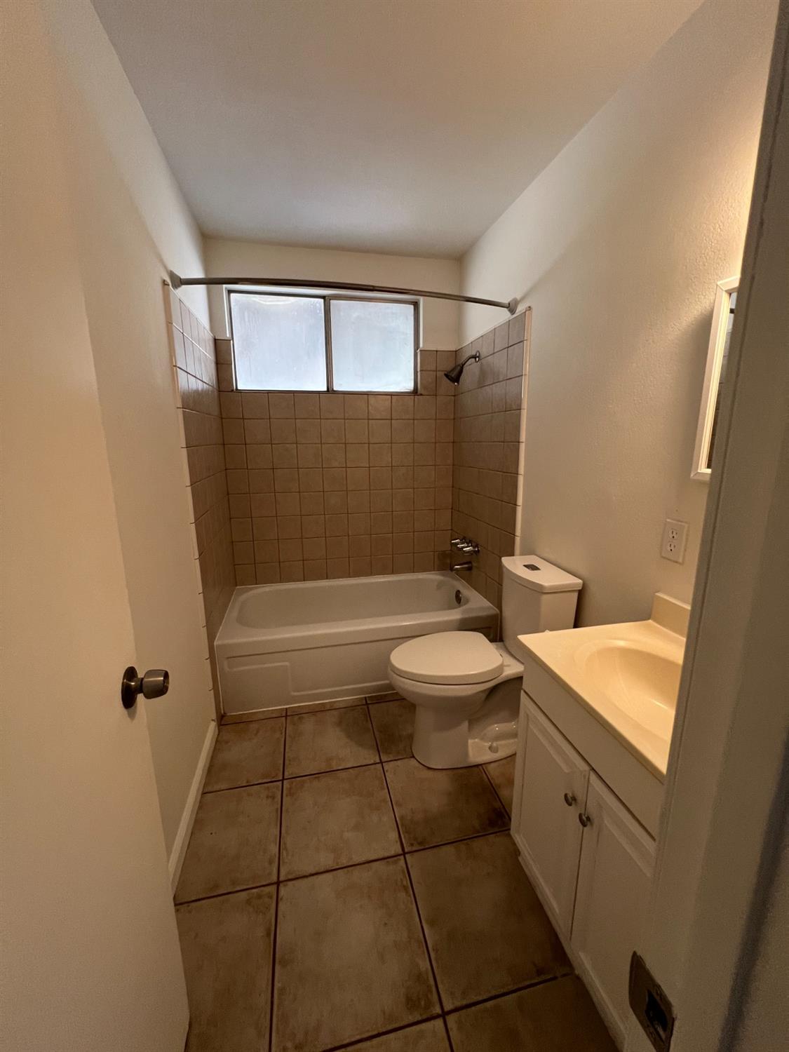 2960 Rocky Ln, Riverbank, CA 95367