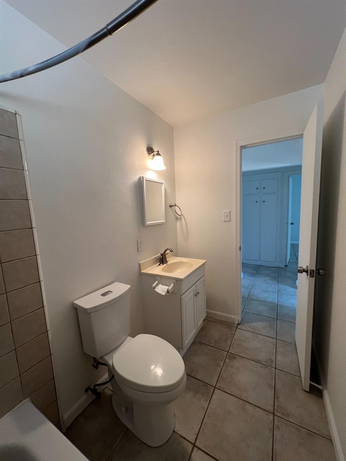 2960 Rocky Ln, Riverbank, CA 95367