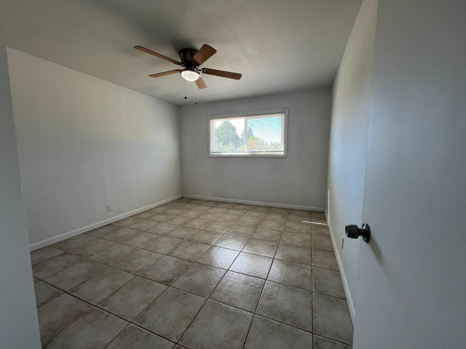 2960 Rocky Ln, Riverbank, CA 95367