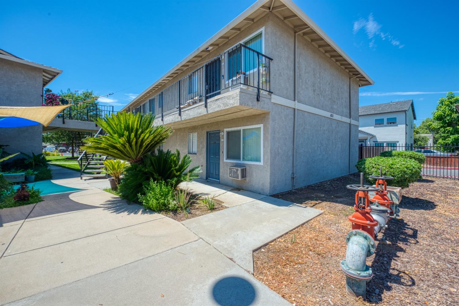 431 Coffee Rd, Modesto, CA 95355