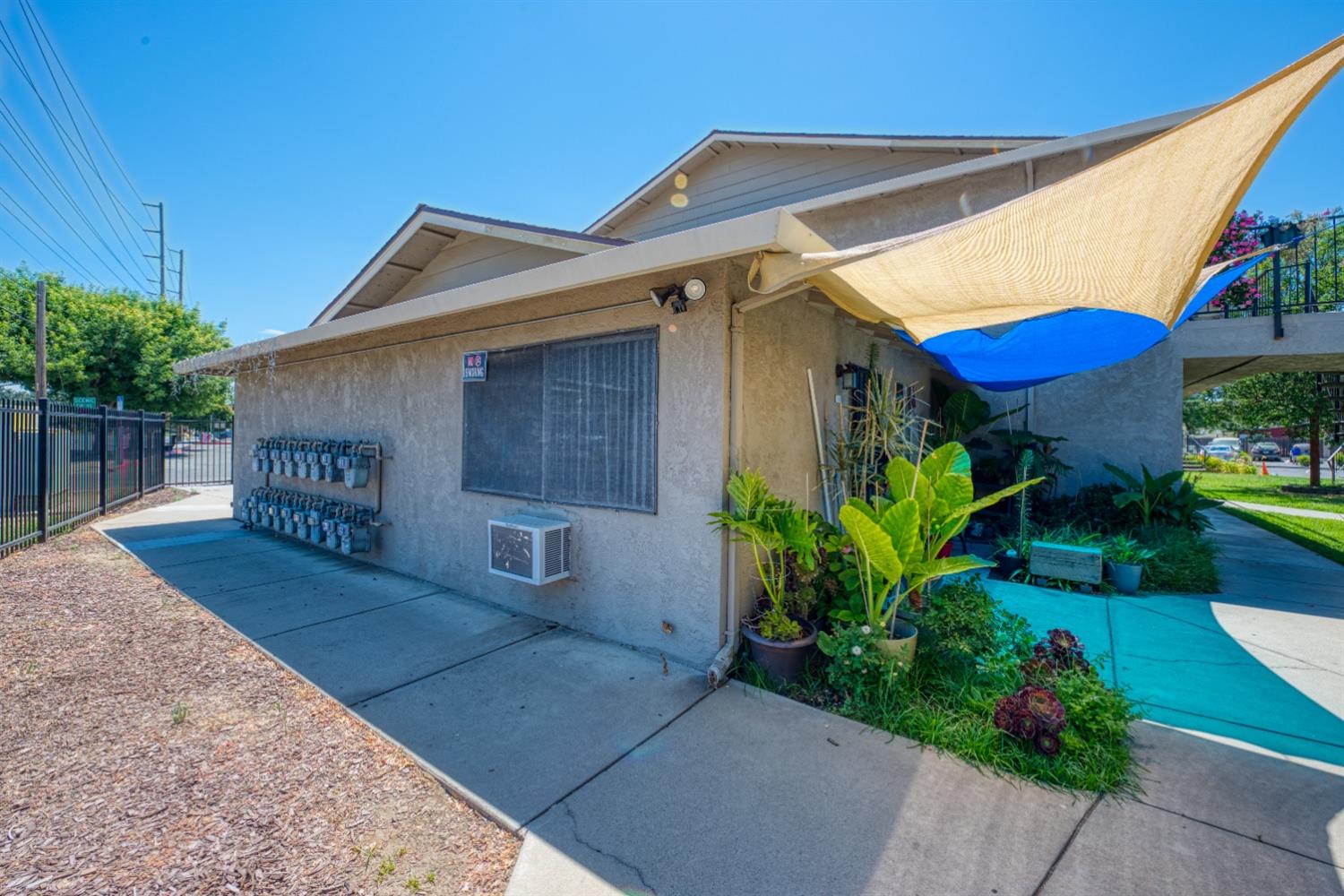 431 Coffee Rd, Modesto, CA 95355