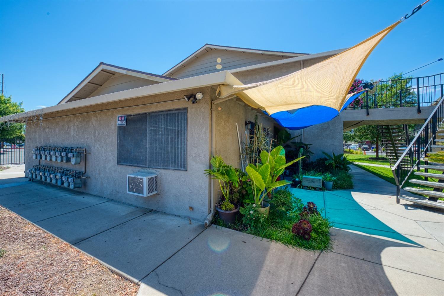 431 Coffee Rd, Modesto, CA 95355