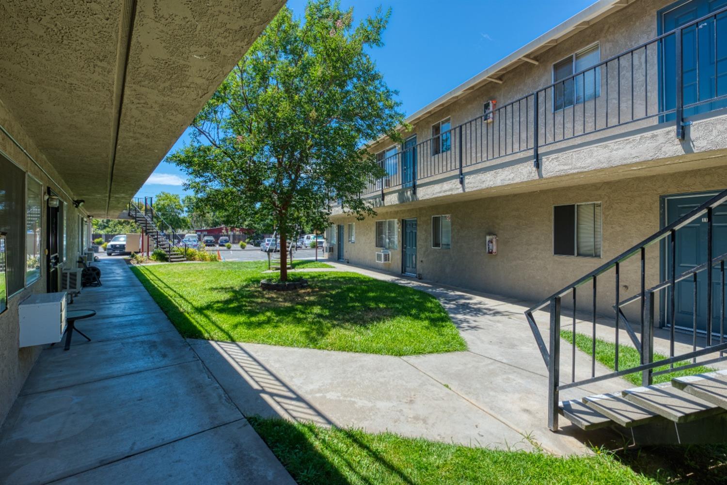 431 Coffee Rd, Modesto, CA 95355