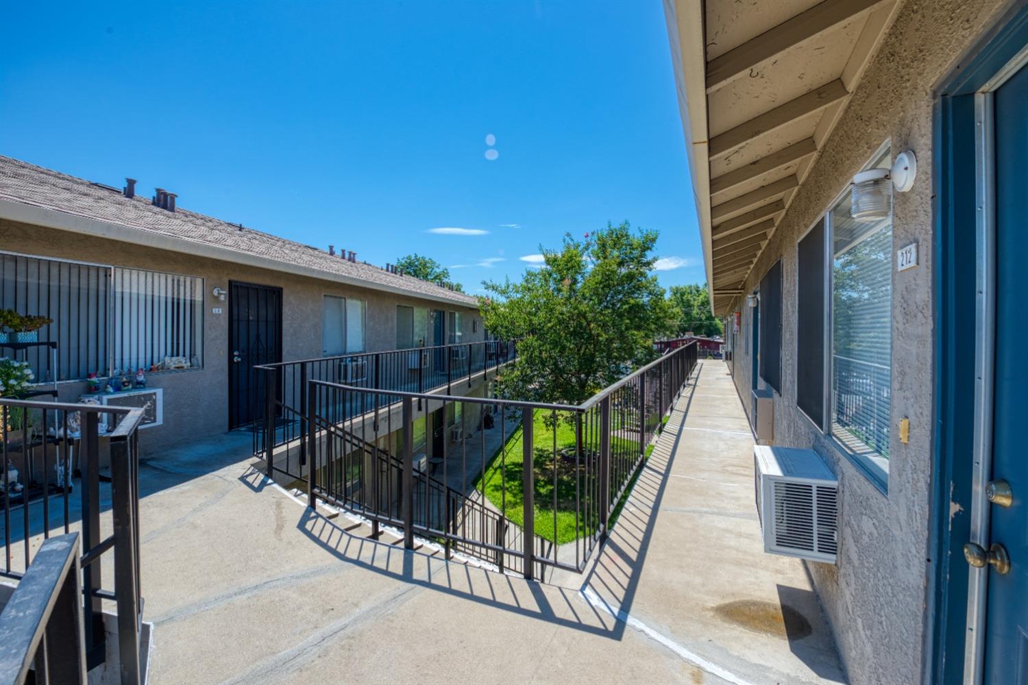431 Coffee Rd, Modesto, CA 95355