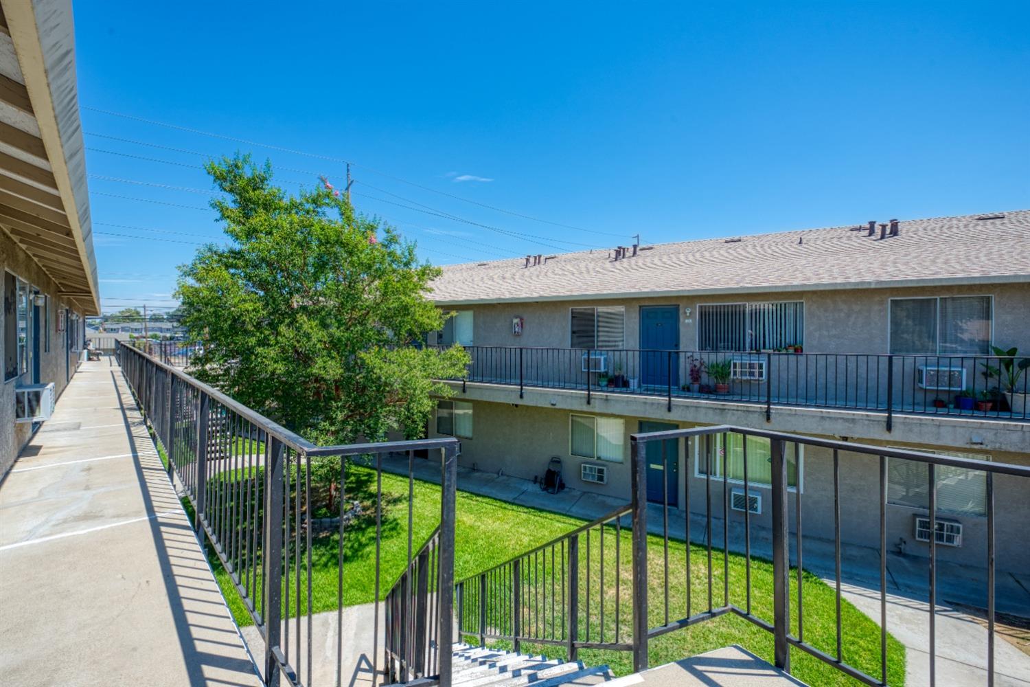 431 Coffee Rd, Modesto, CA 95355