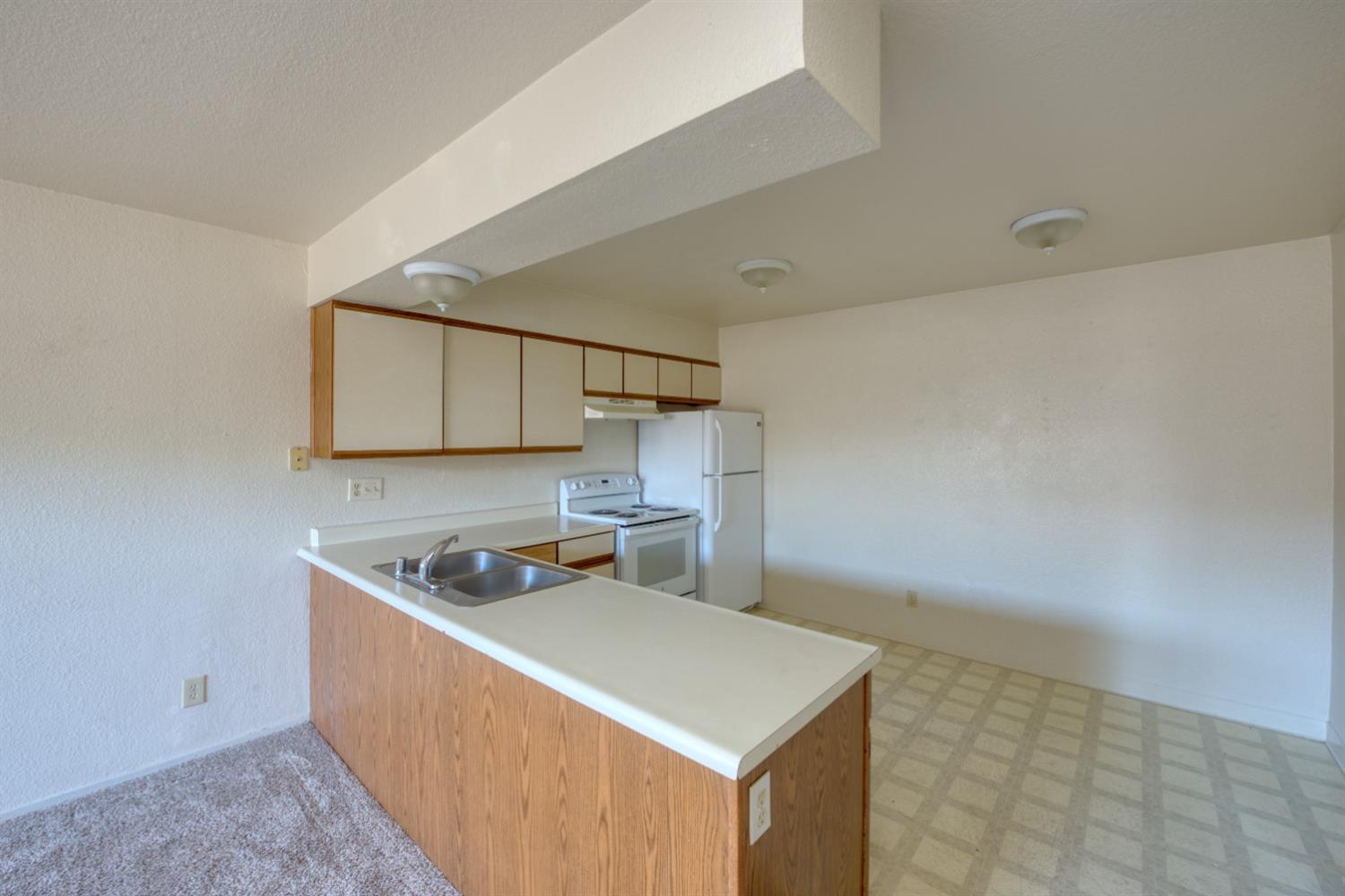 431 Coffee Rd, Modesto, CA 95355