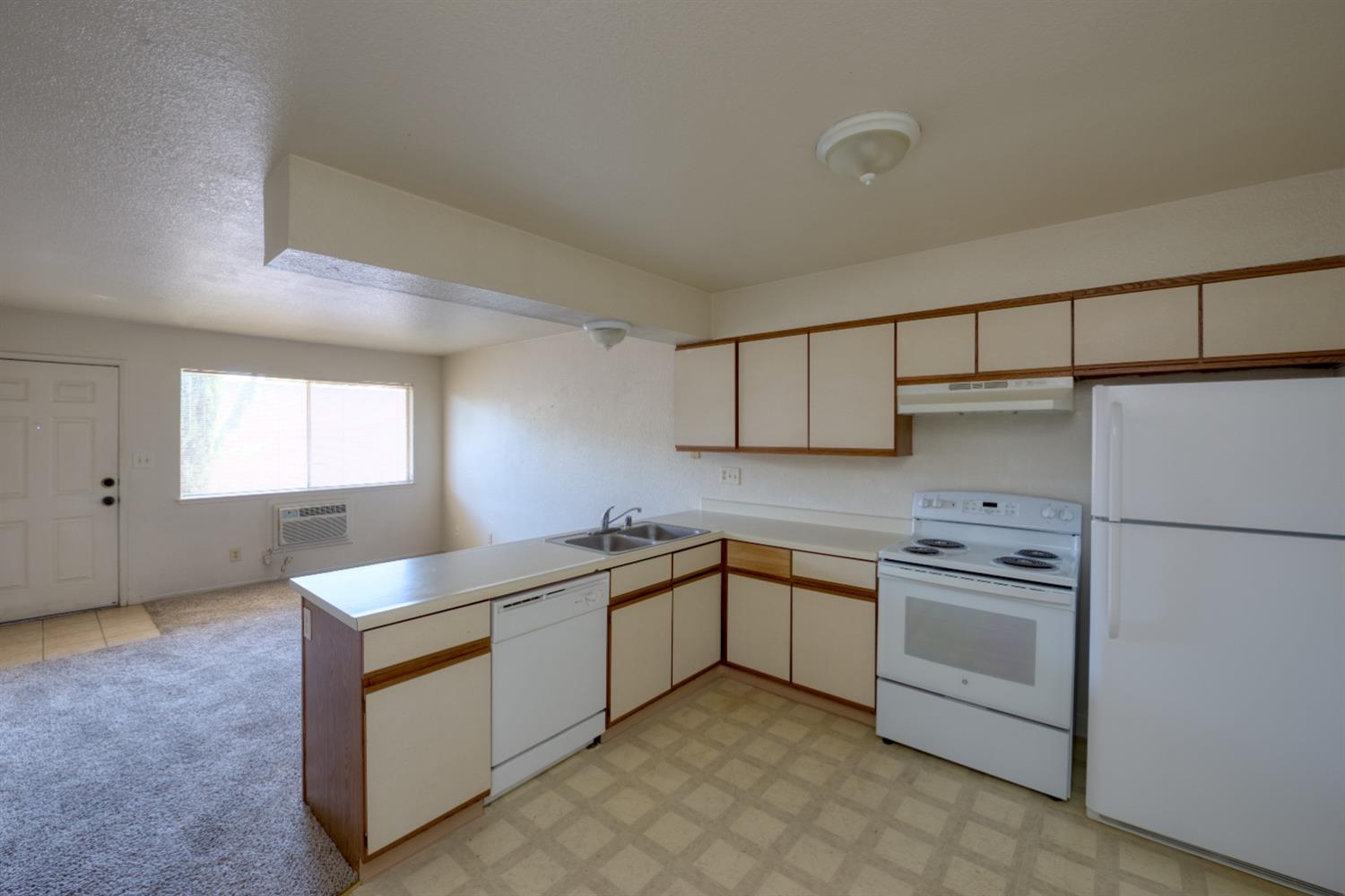 431 Coffee Rd, Modesto, CA 95355