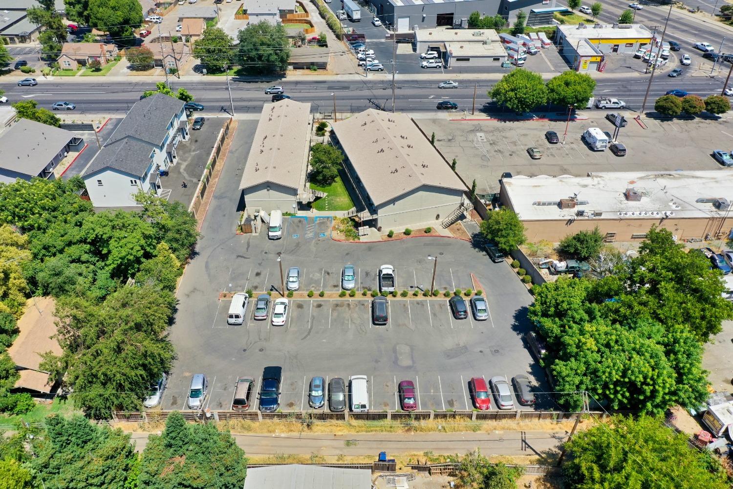 431 Coffee Rd, Modesto, CA 95355
