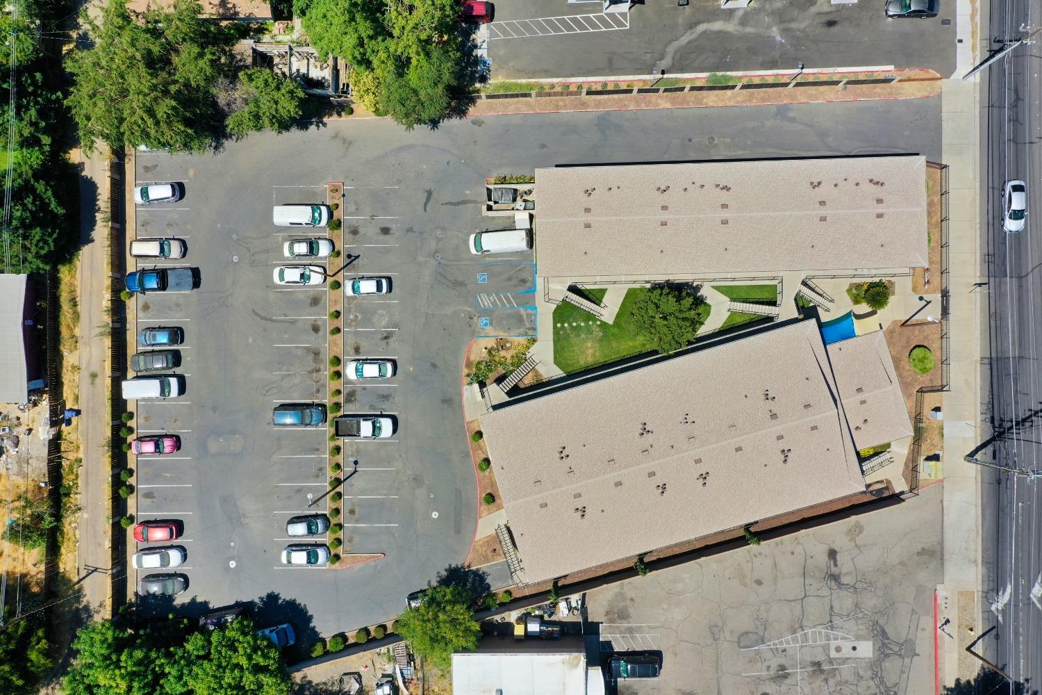 431 Coffee Rd, Modesto, CA 95355