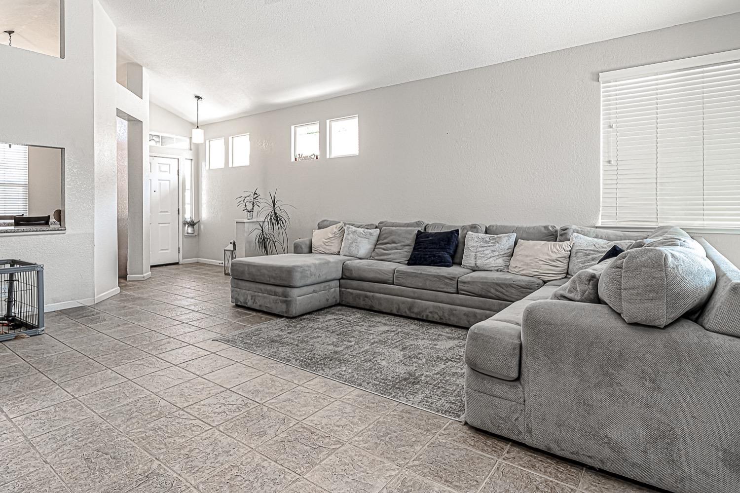 628 Mission Ridge, Manteca, CA 95337