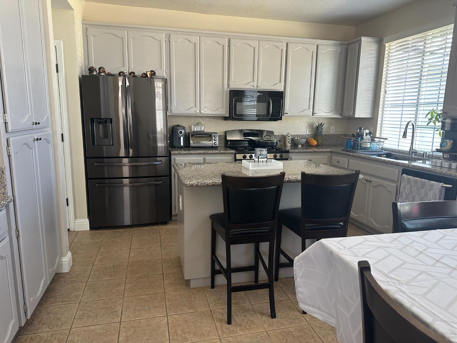 628 Mission Ridge, Manteca, CA 95337