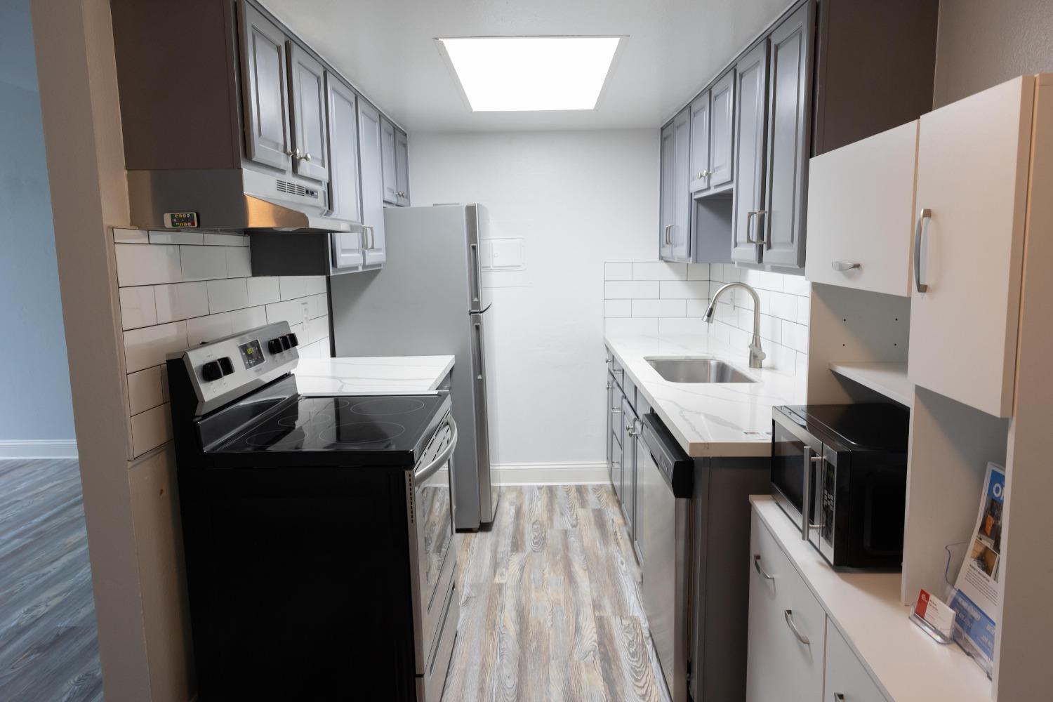 325 Standiford Ave #18, Modesto, CA 95350