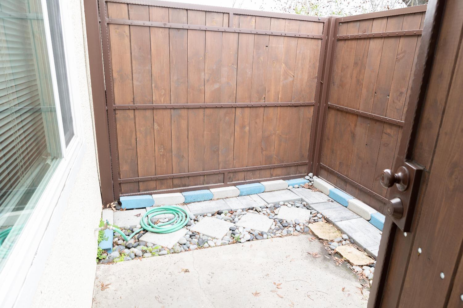 325 Standiford Ave #18, Modesto, CA 95350