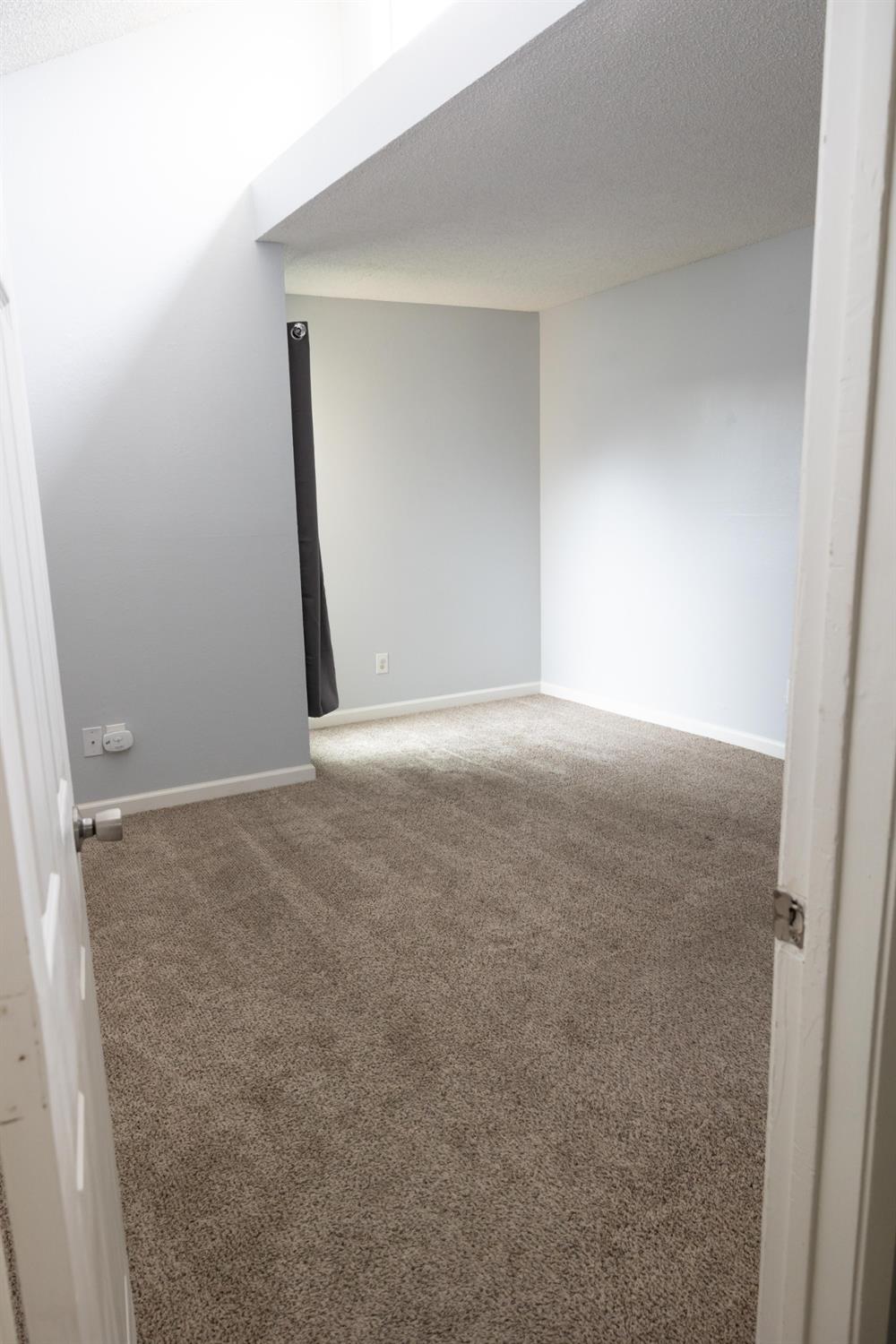 325 Standiford Ave #18, Modesto, CA 95350