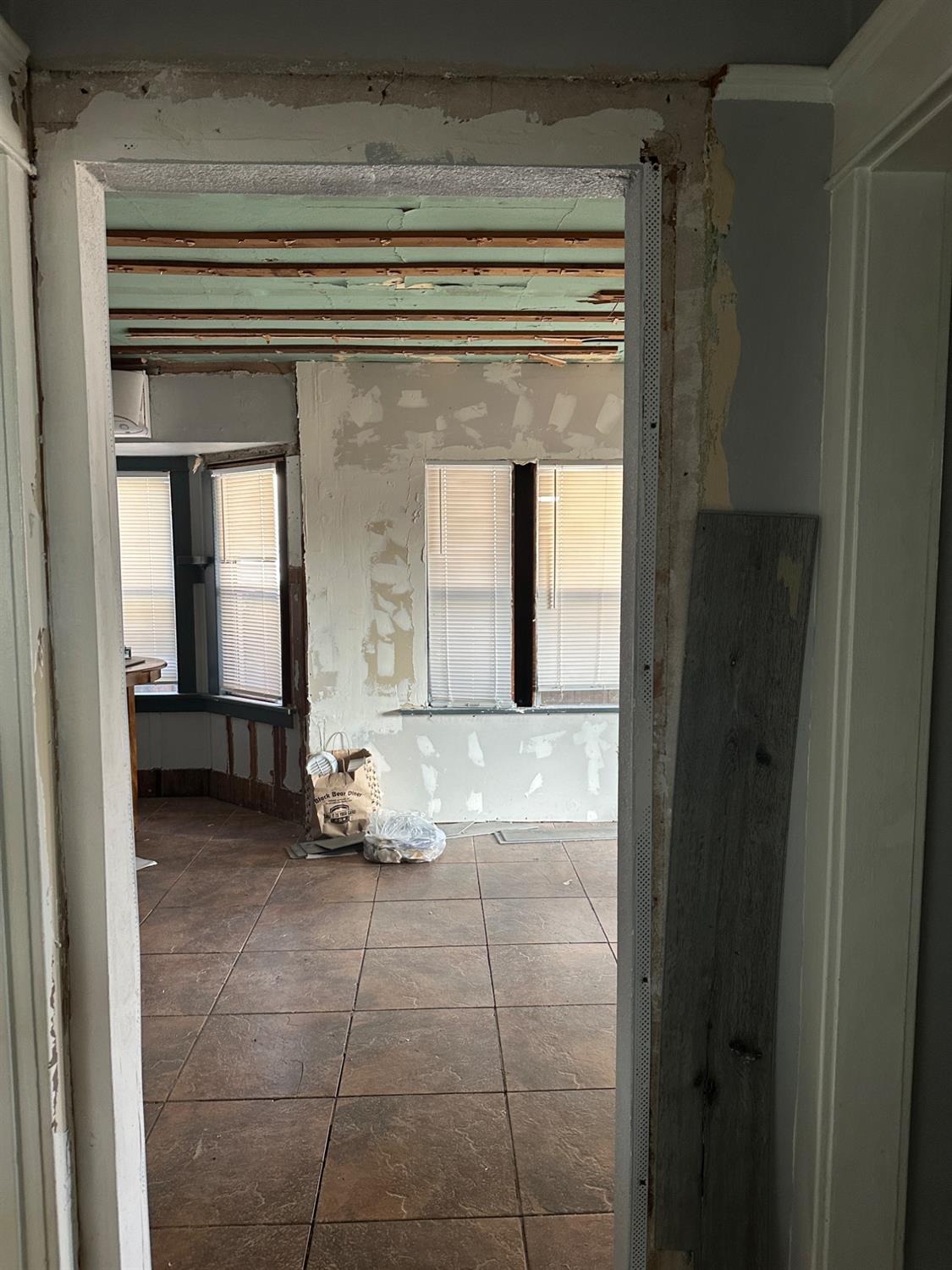 301 Maynell Ave, Modesto, CA 95354