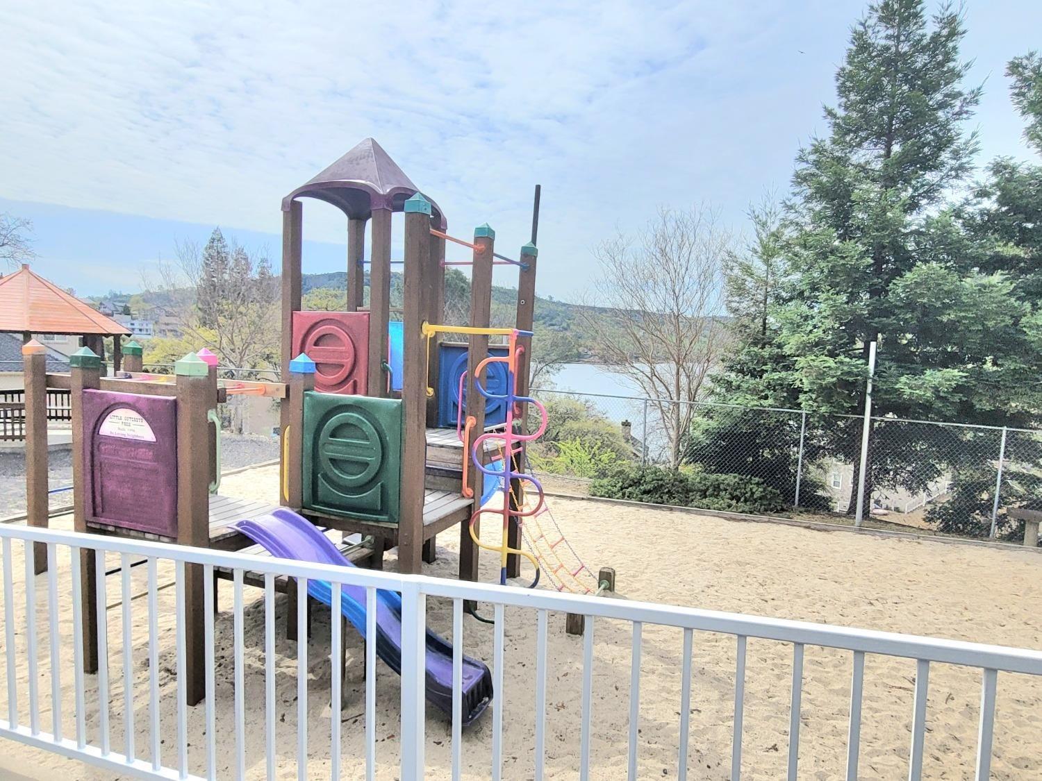 271 Duchess Dr, Copperopolis, CA 95228