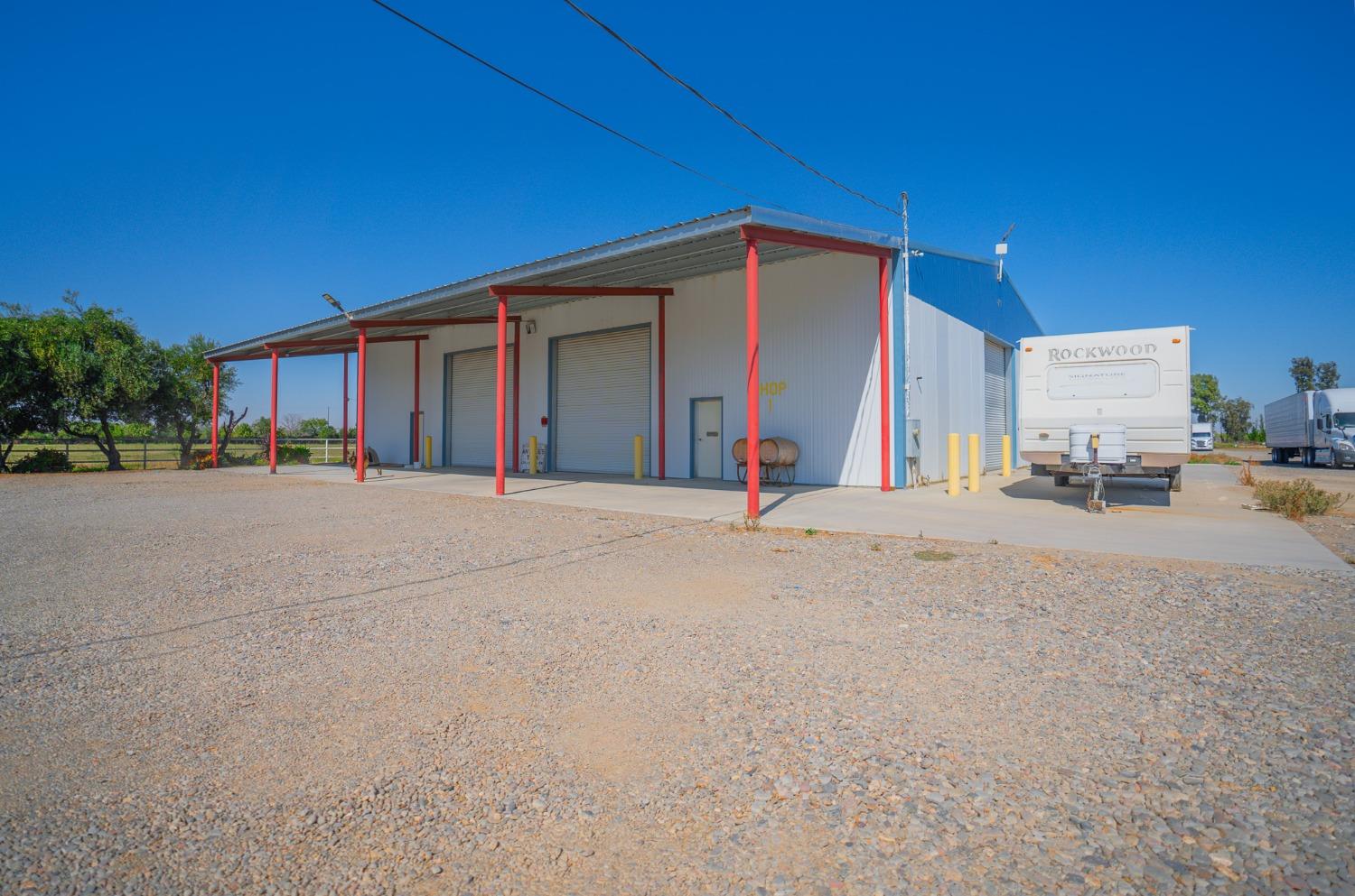 20492 Overland Rd, Los Banos, CA 93635