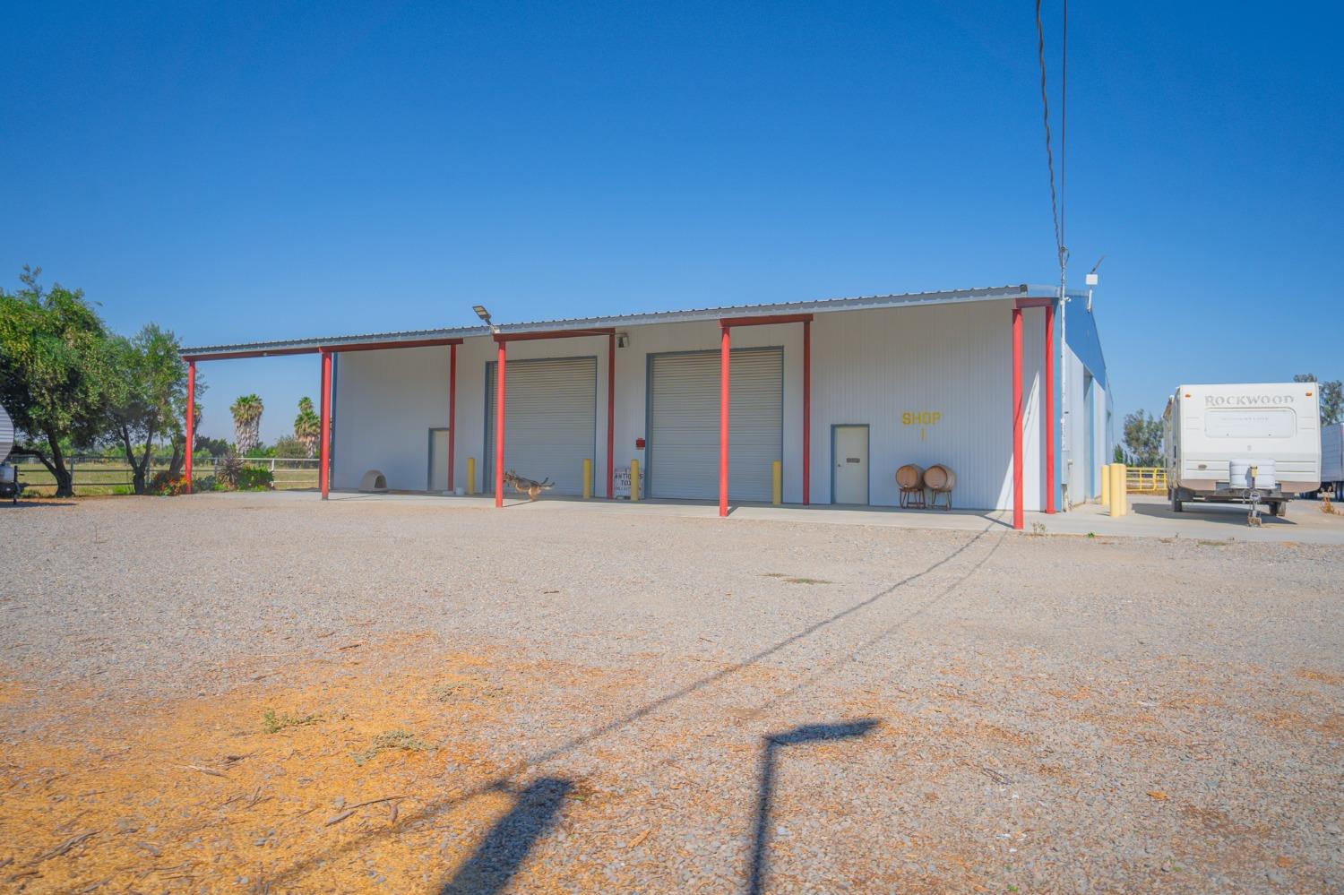 20492 Overland Rd, Los Banos, CA 93635