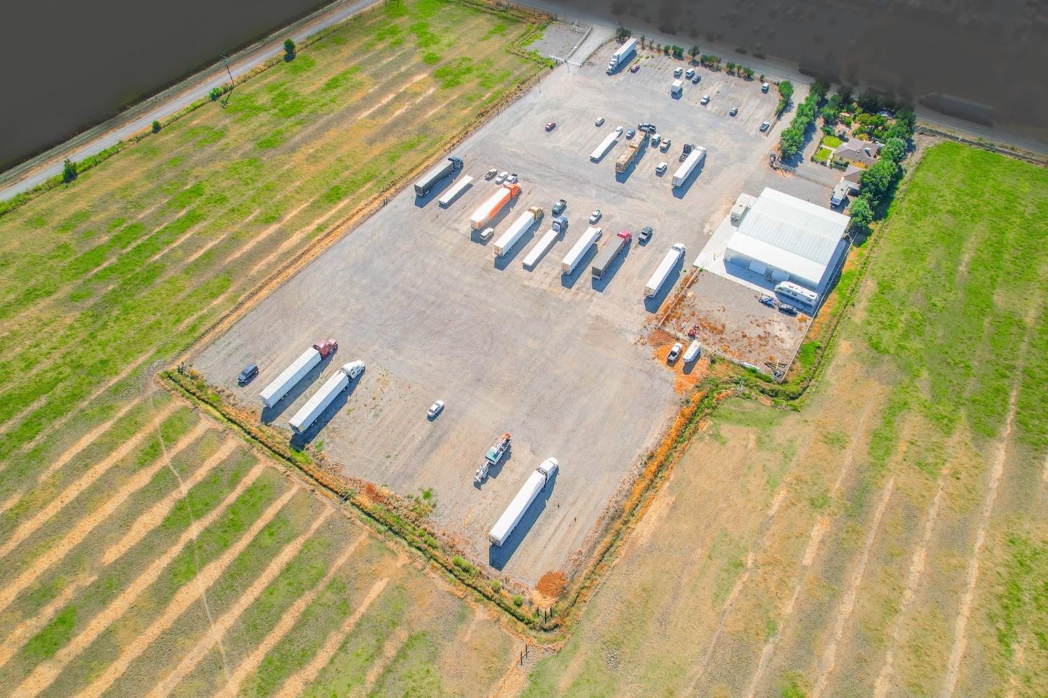 20492 Overland Rd, Los Banos, CA 93635