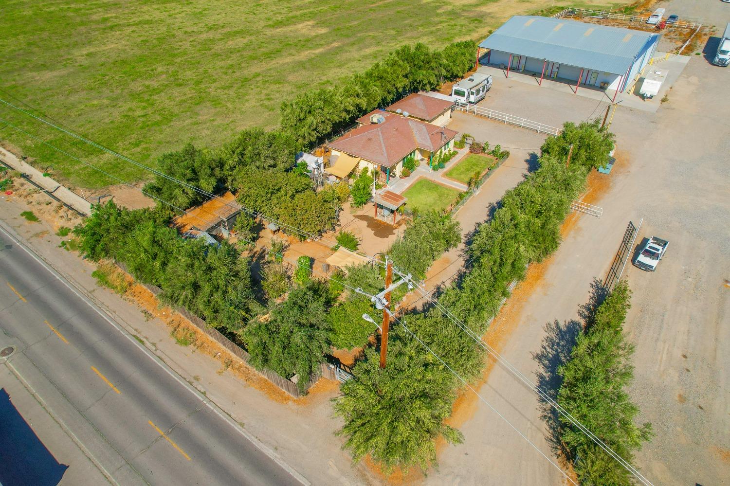 20492 Overland Rd, Los Banos, CA 93635