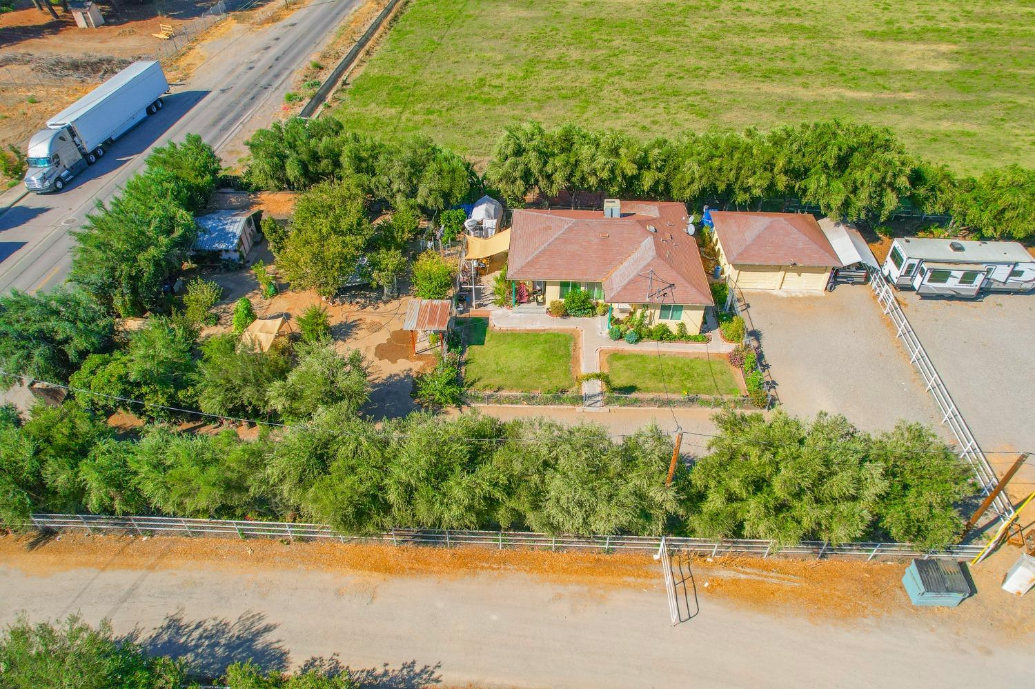 20492 Overland Rd, Los Banos, CA 93635