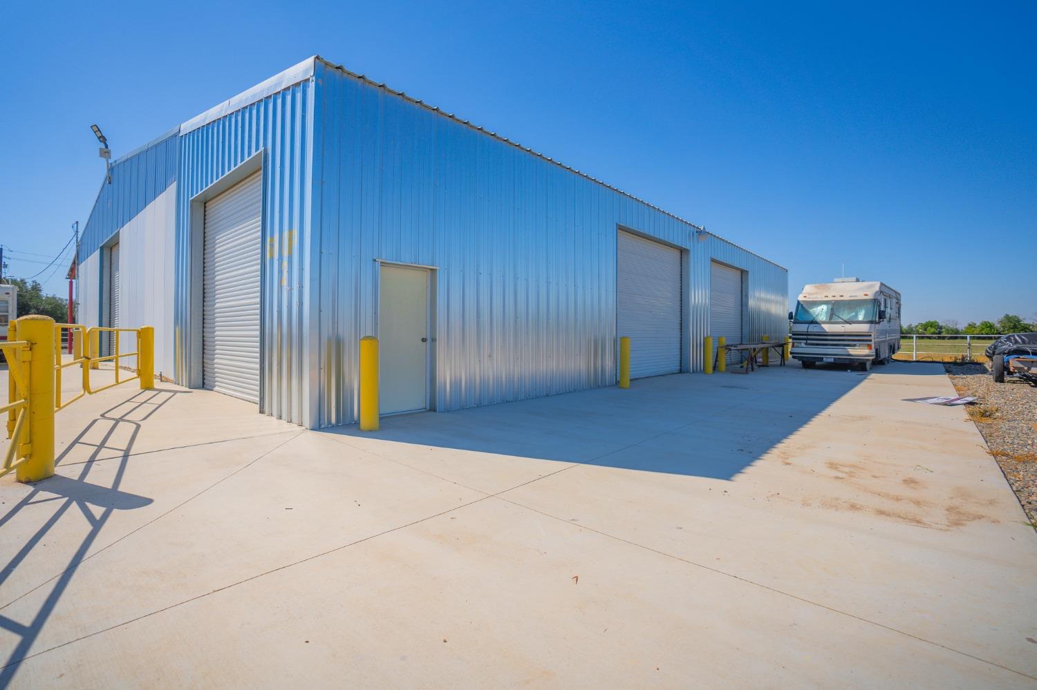 20492 Overland Rd, Los Banos, CA 93635