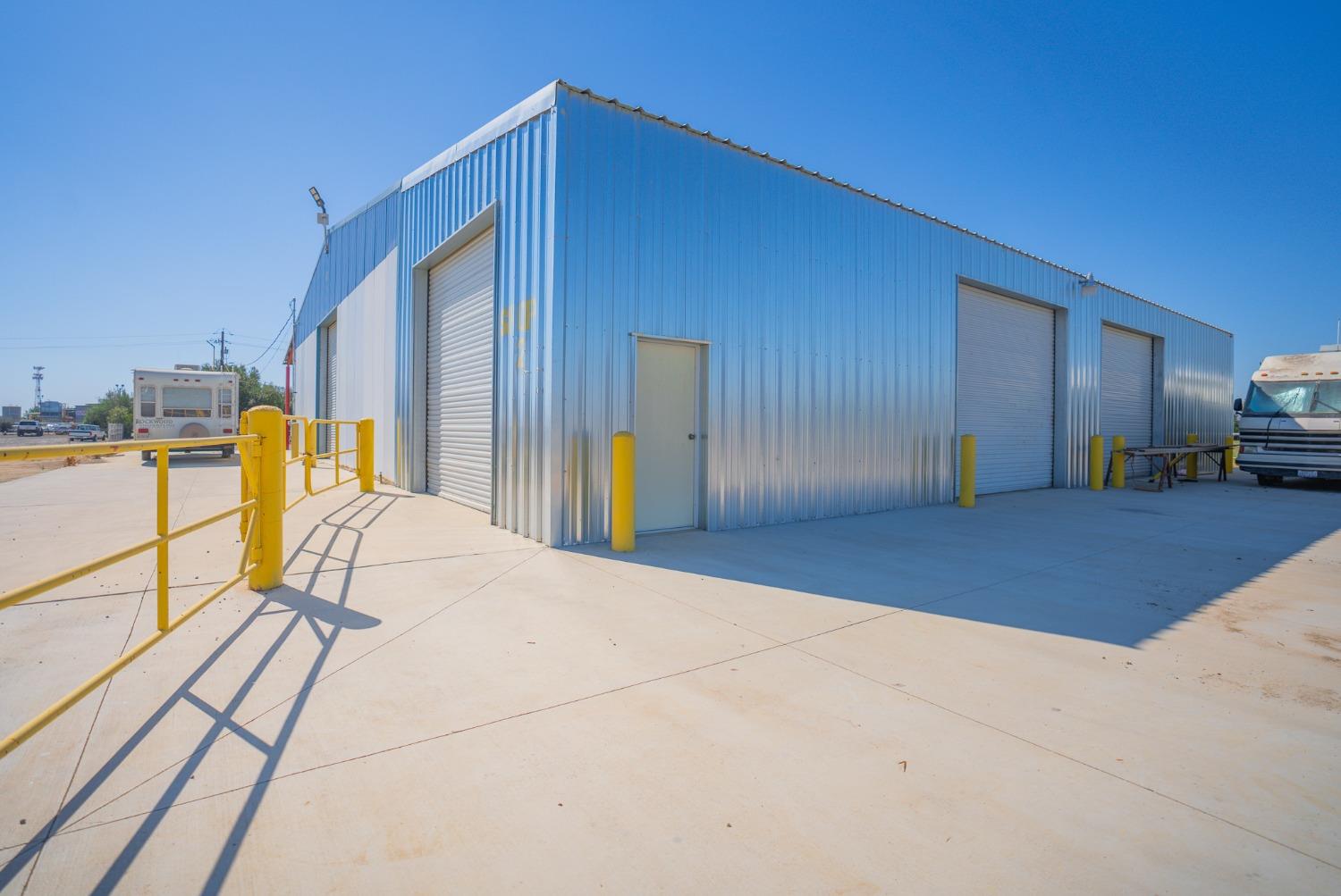 20492 Overland Rd, Los Banos, CA 93635