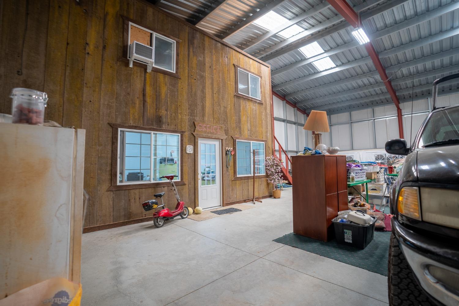 20492 Overland Rd, Los Banos, CA 93635