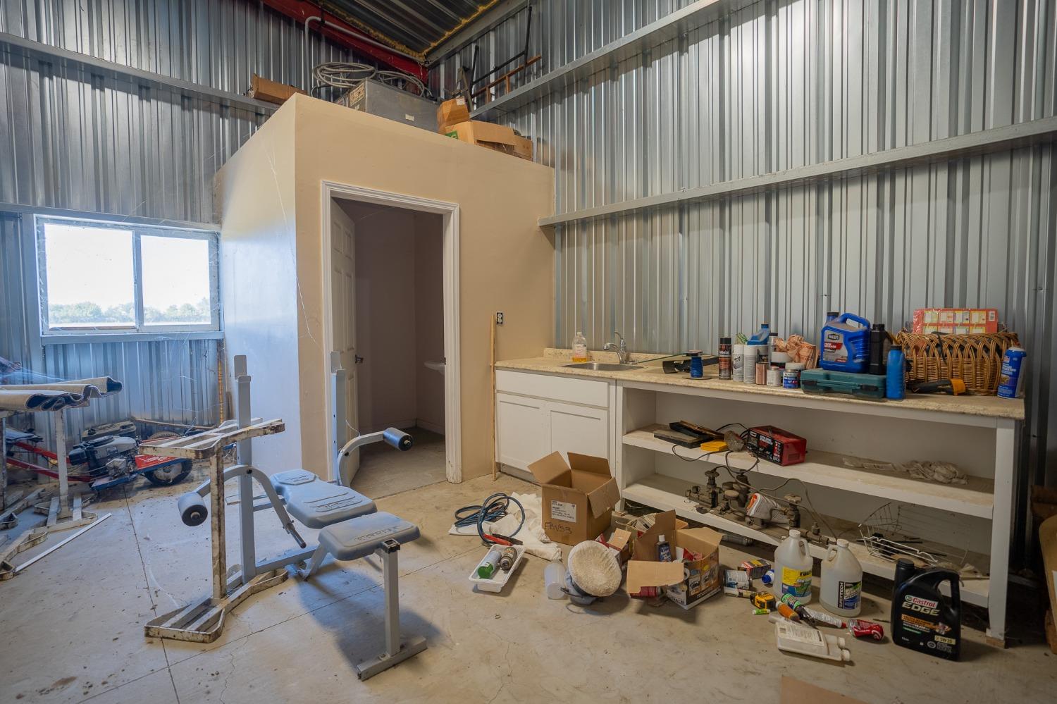 20492 Overland Rd, Los Banos, CA 93635