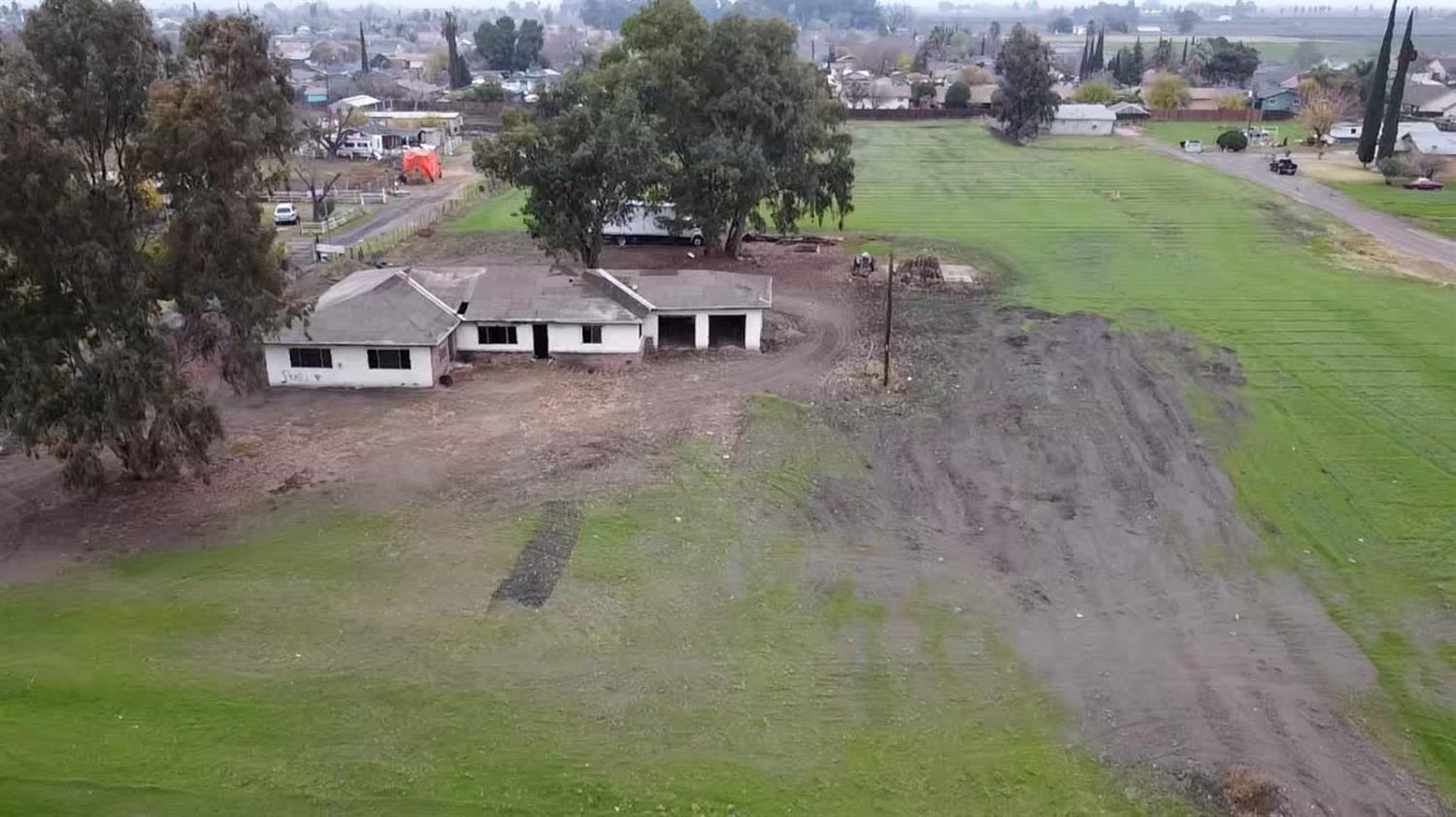 21188 Elgin Ave, Dos Palos, CA 93620