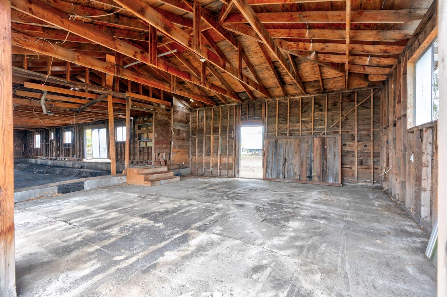 21188 Elgin Ave, Dos Palos, CA 93620