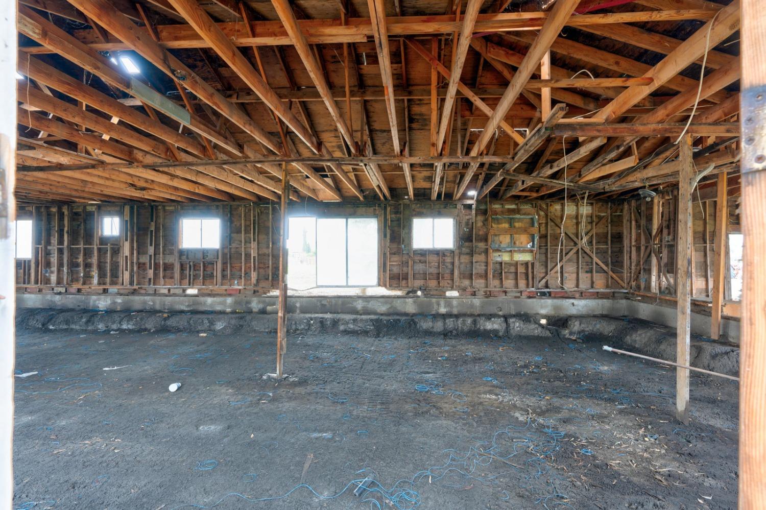 21188 Elgin Ave, Dos Palos, CA 93620