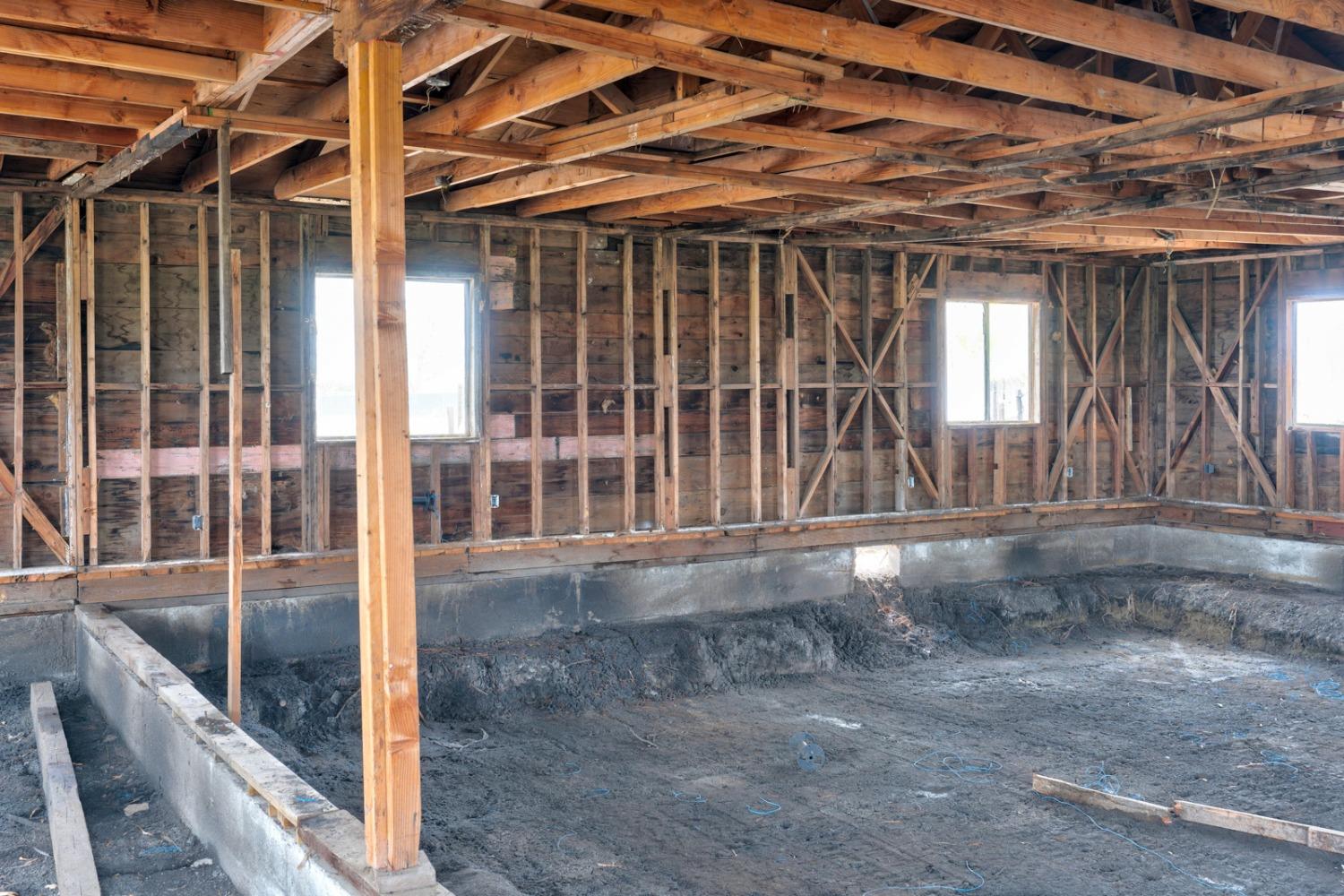 21188 Elgin Ave, Dos Palos, CA 93620