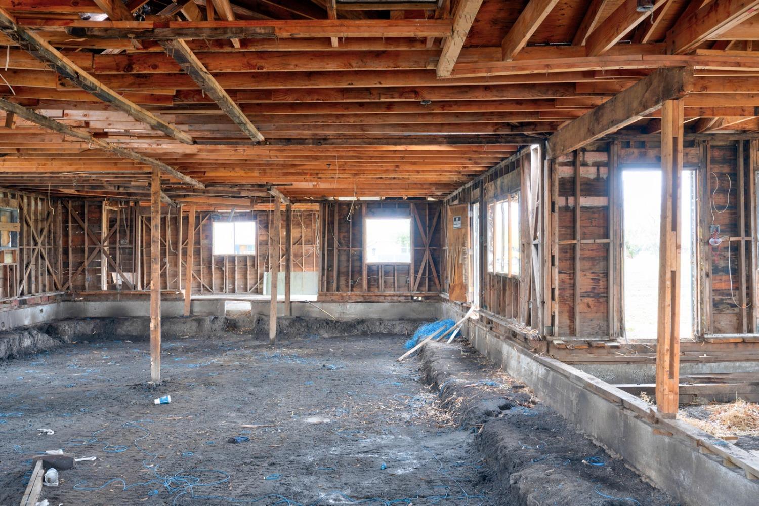 21188 Elgin Ave, Dos Palos, CA 93620