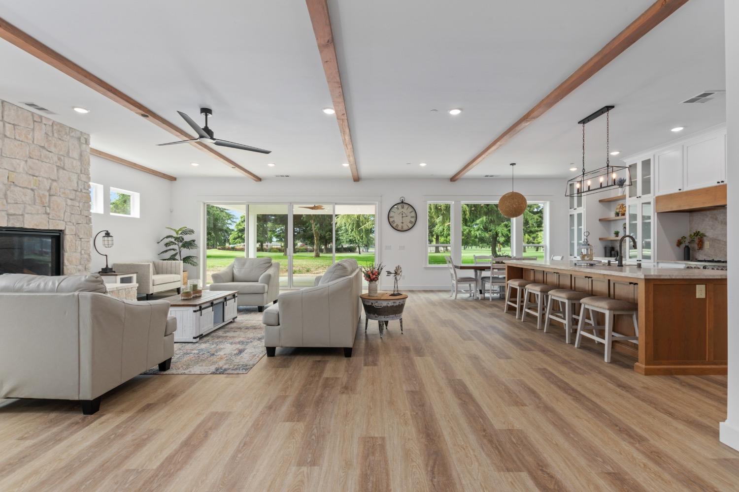 9807 S Plaza De Oro Dr, Oakdale, CA 95361