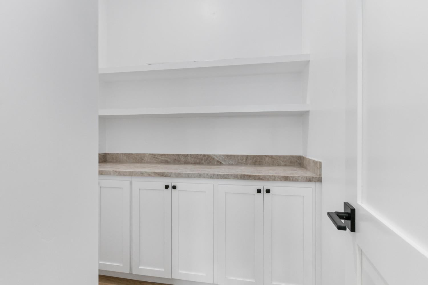 9807 S Plaza De Oro Dr, Oakdale, CA 95361