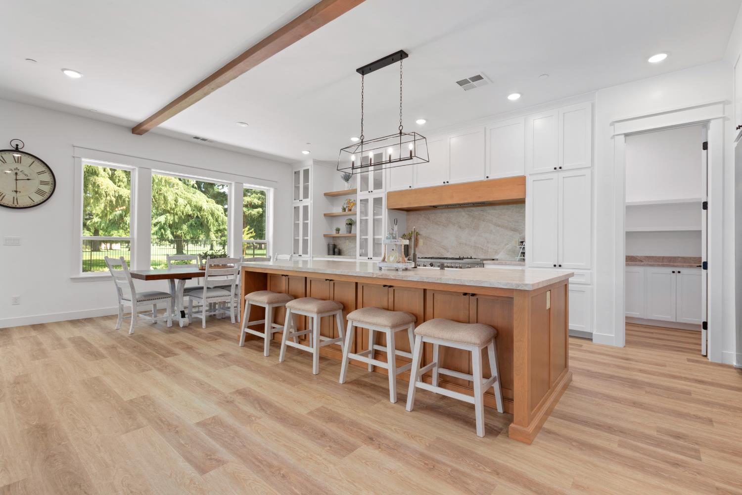 9807 S Plaza De Oro Dr, Oakdale, CA 95361