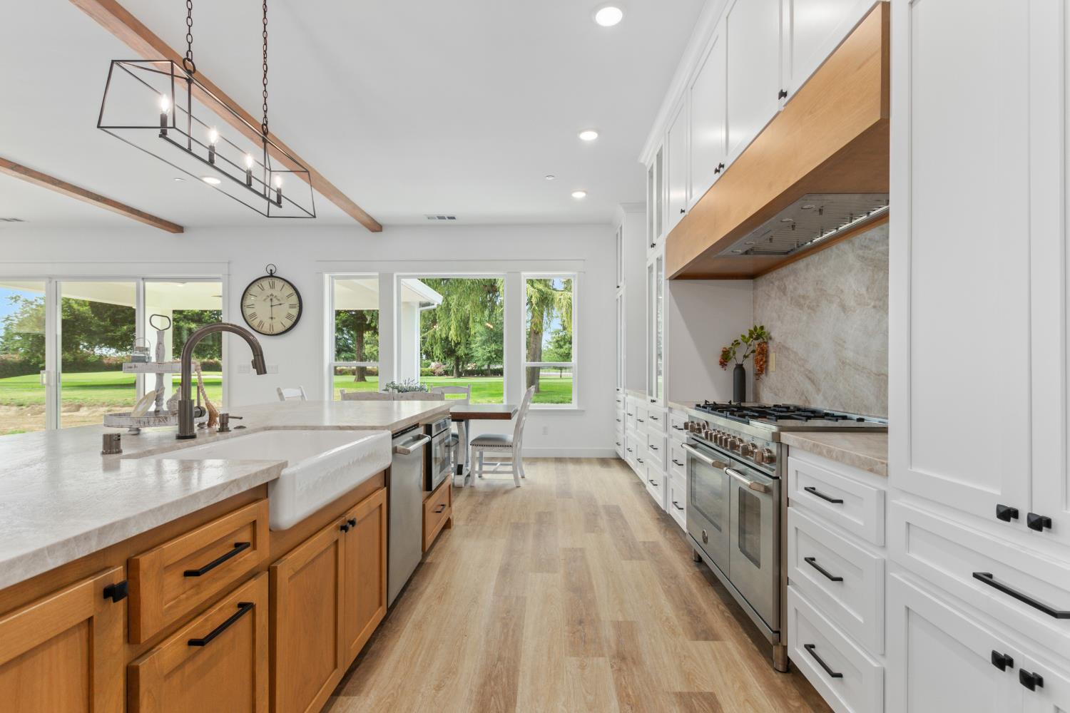 9807 S Plaza De Oro Dr, Oakdale, CA 95361