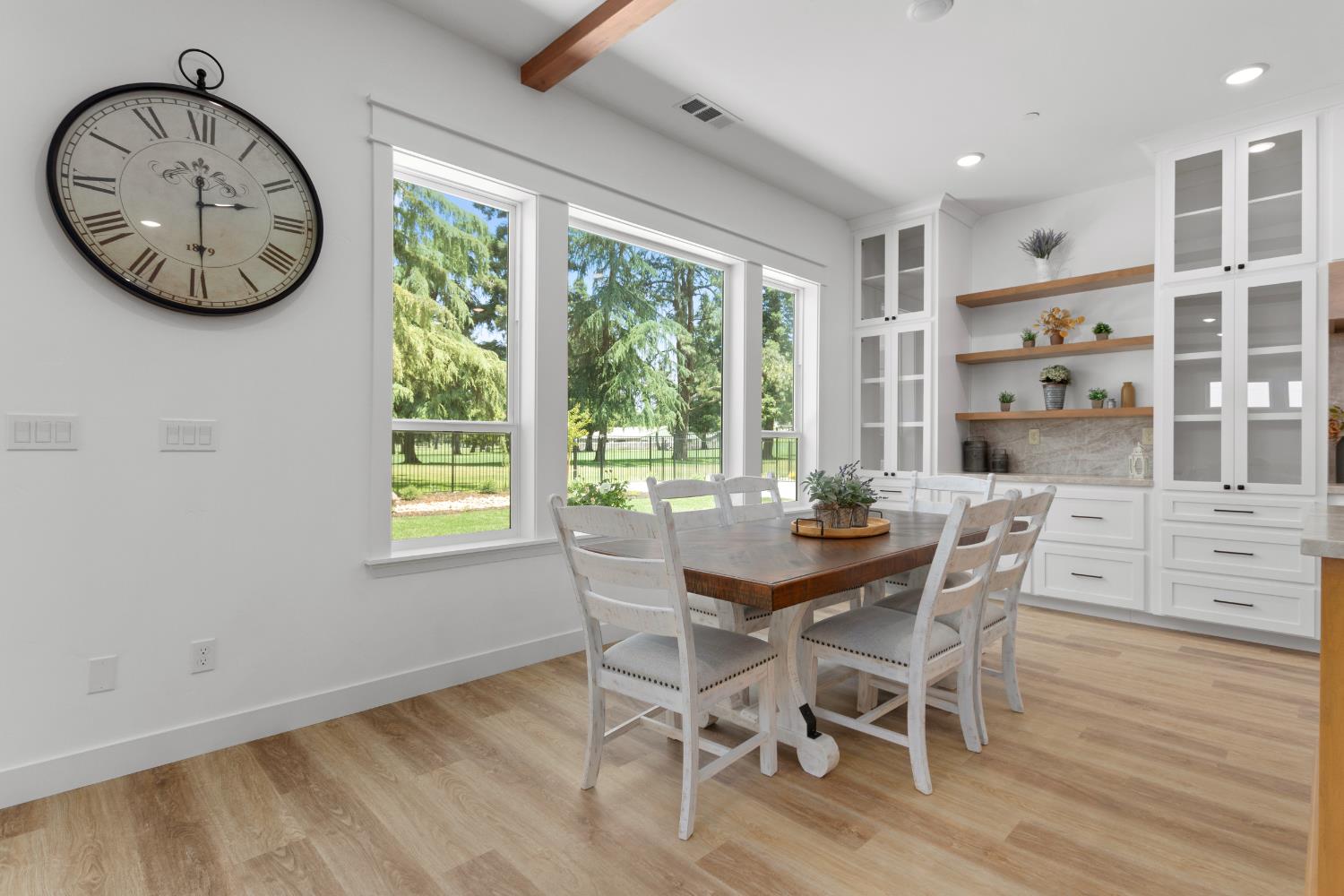 9807 S Plaza De Oro Dr, Oakdale, CA 95361