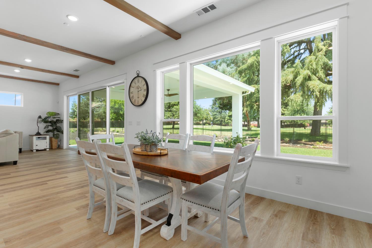 9807 S Plaza De Oro Dr, Oakdale, CA 95361