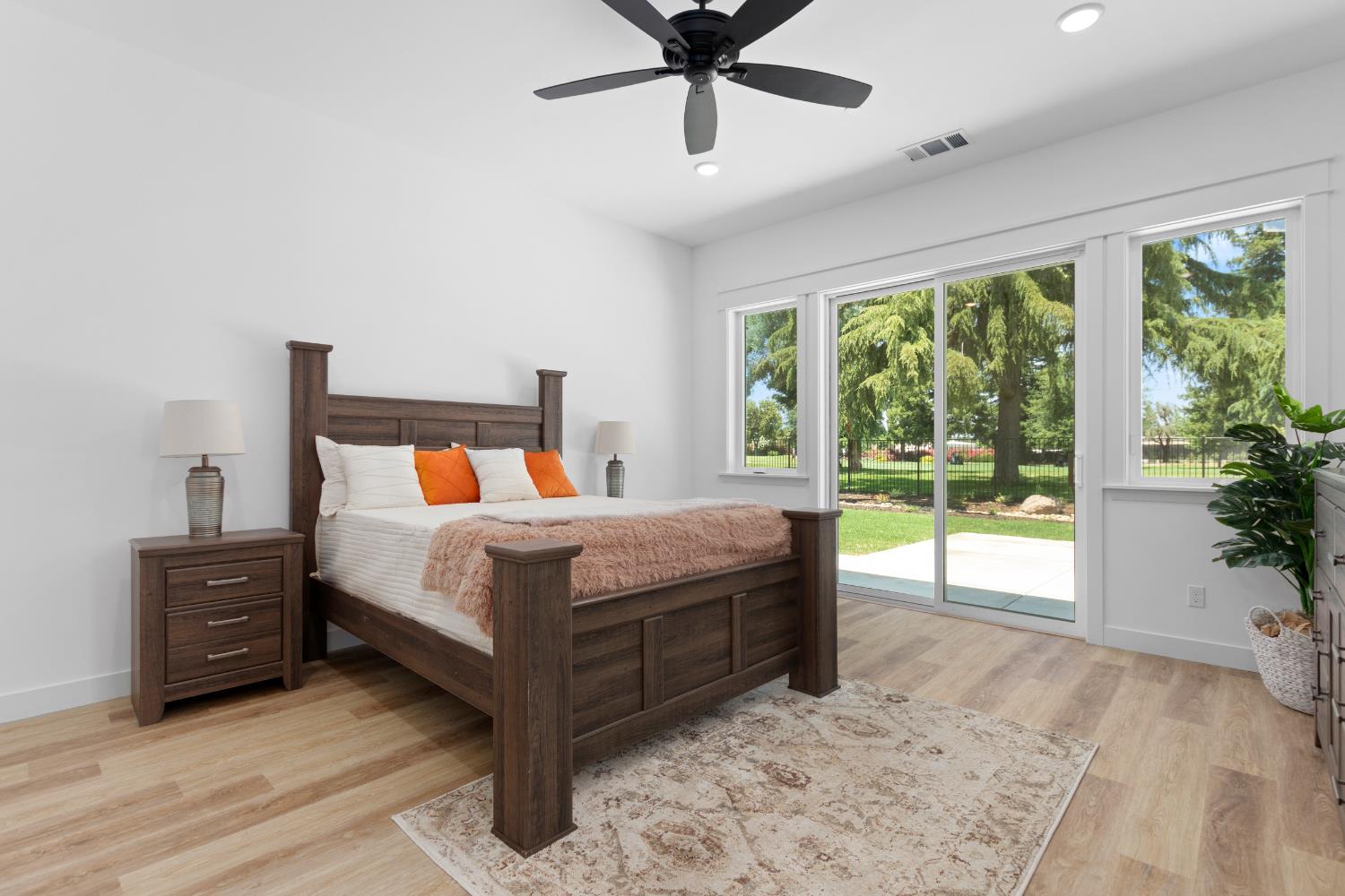 9807 S Plaza De Oro Dr, Oakdale, CA 95361