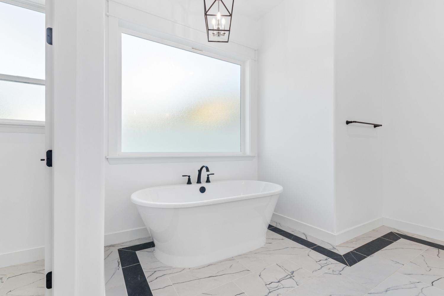 9807 S Plaza De Oro Dr, Oakdale, CA 95361