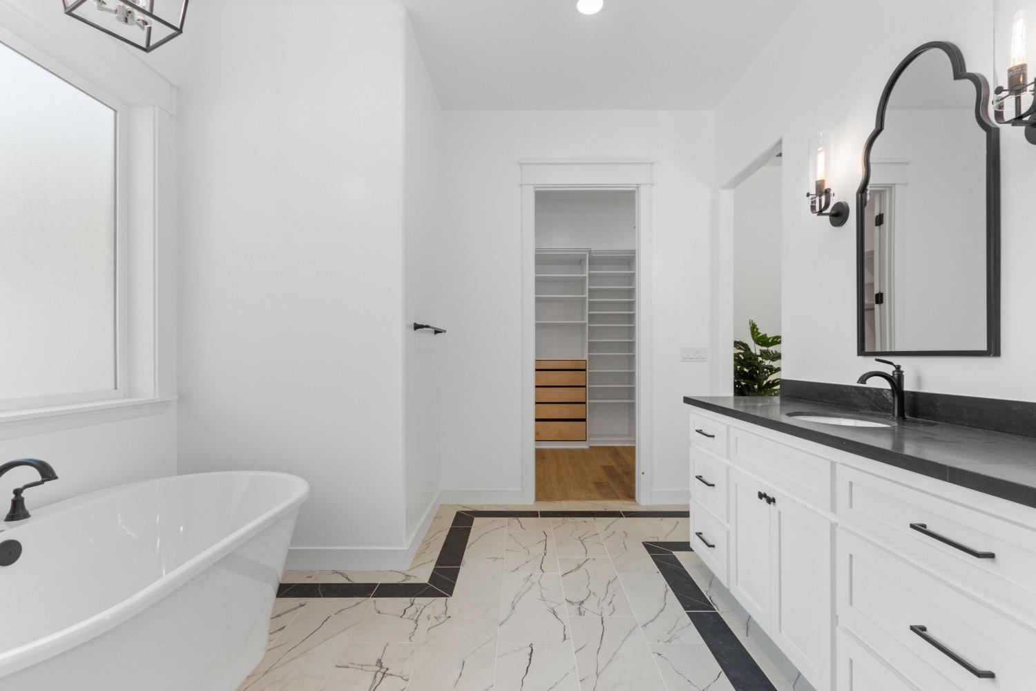 9807 S Plaza De Oro Dr, Oakdale, CA 95361