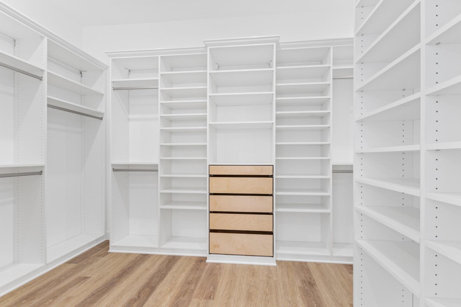 9807 S Plaza De Oro Dr, Oakdale, CA 95361