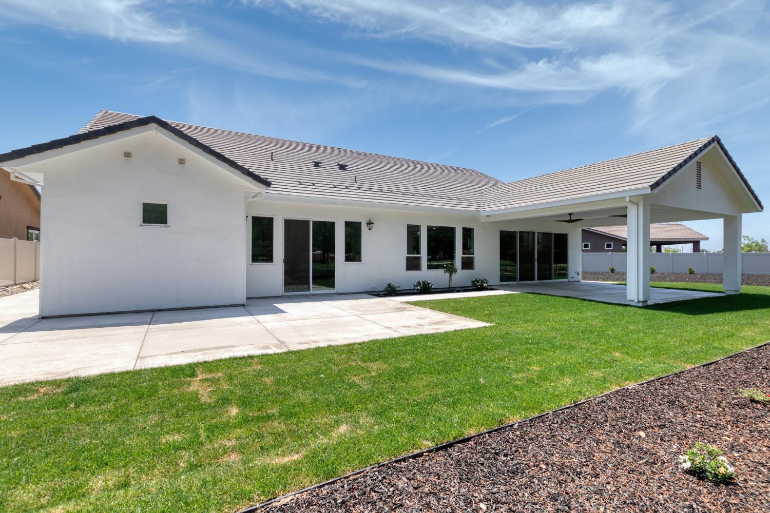 9807 S Plaza De Oro Dr, Oakdale, CA 95361