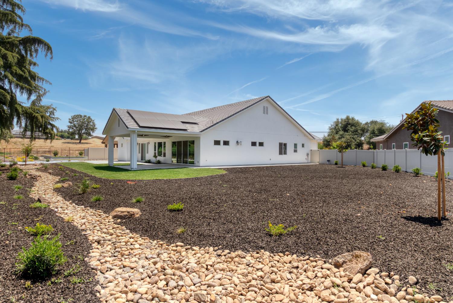 9807 S Plaza De Oro Dr, Oakdale, CA 95361