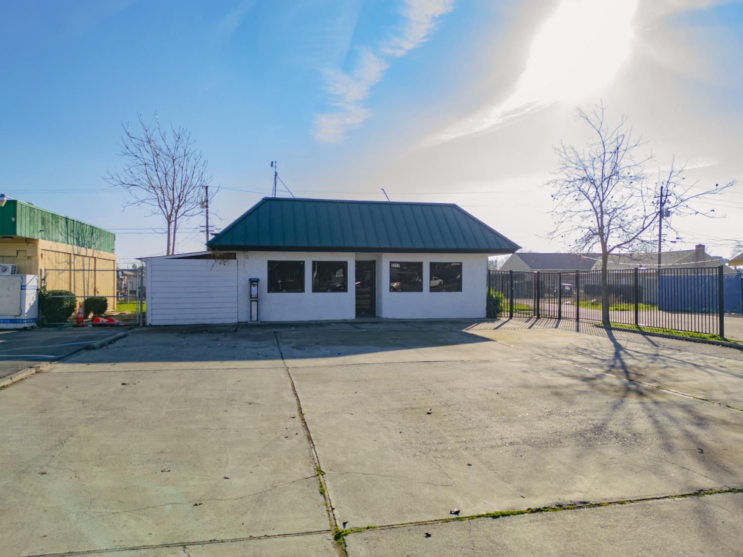 2317 Blossom St, Dos Palos, CA 93620