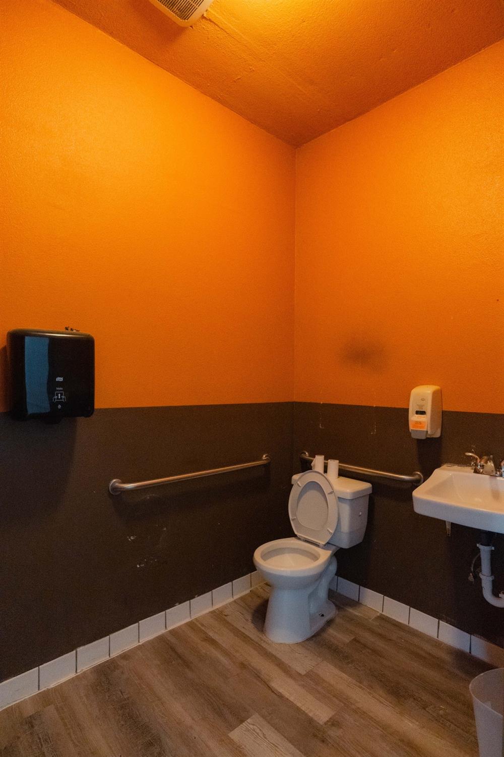 2317 Blossom St, Dos Palos, CA 93620