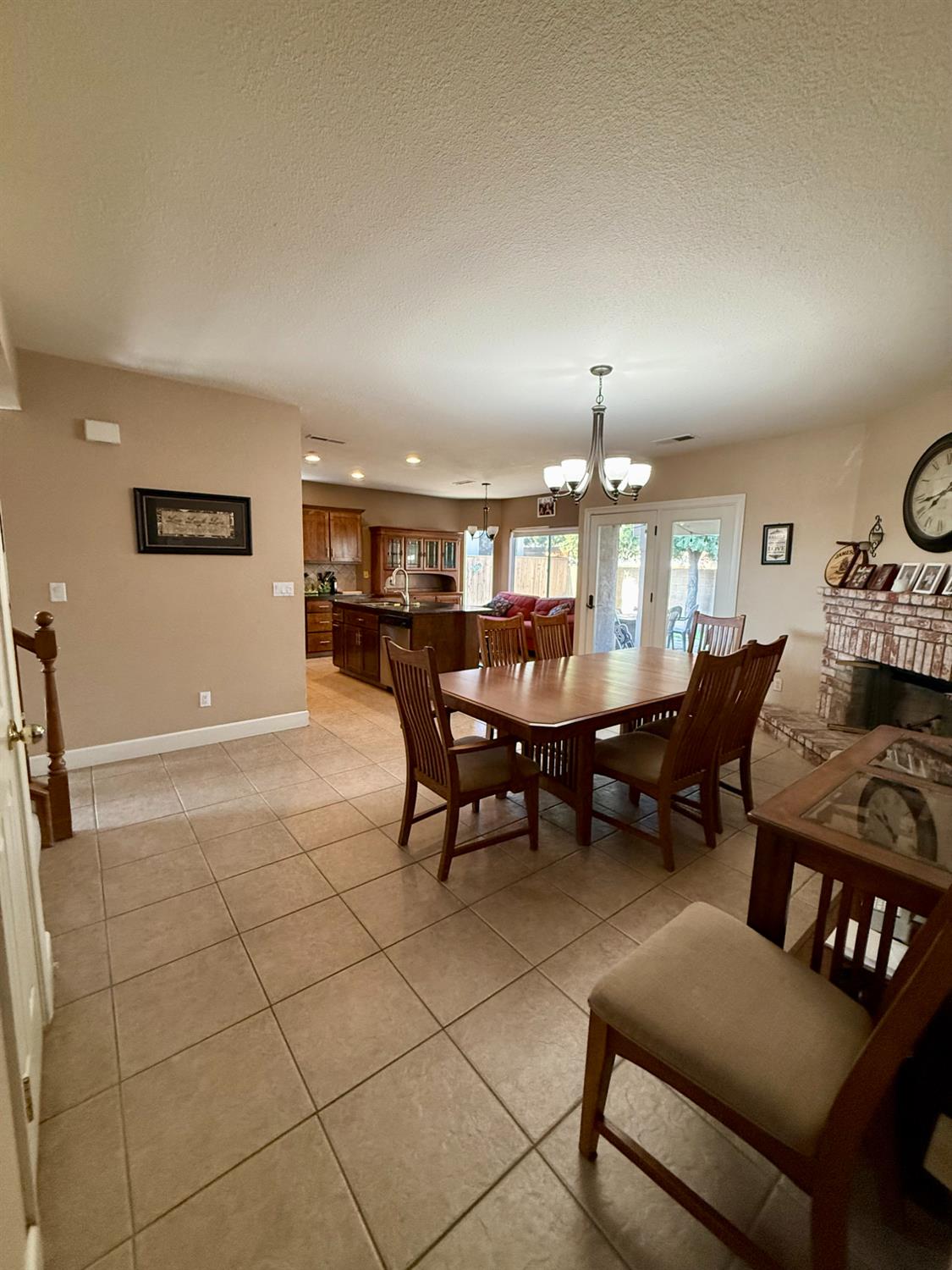 217 Castile Ln, Turlock, CA 95382