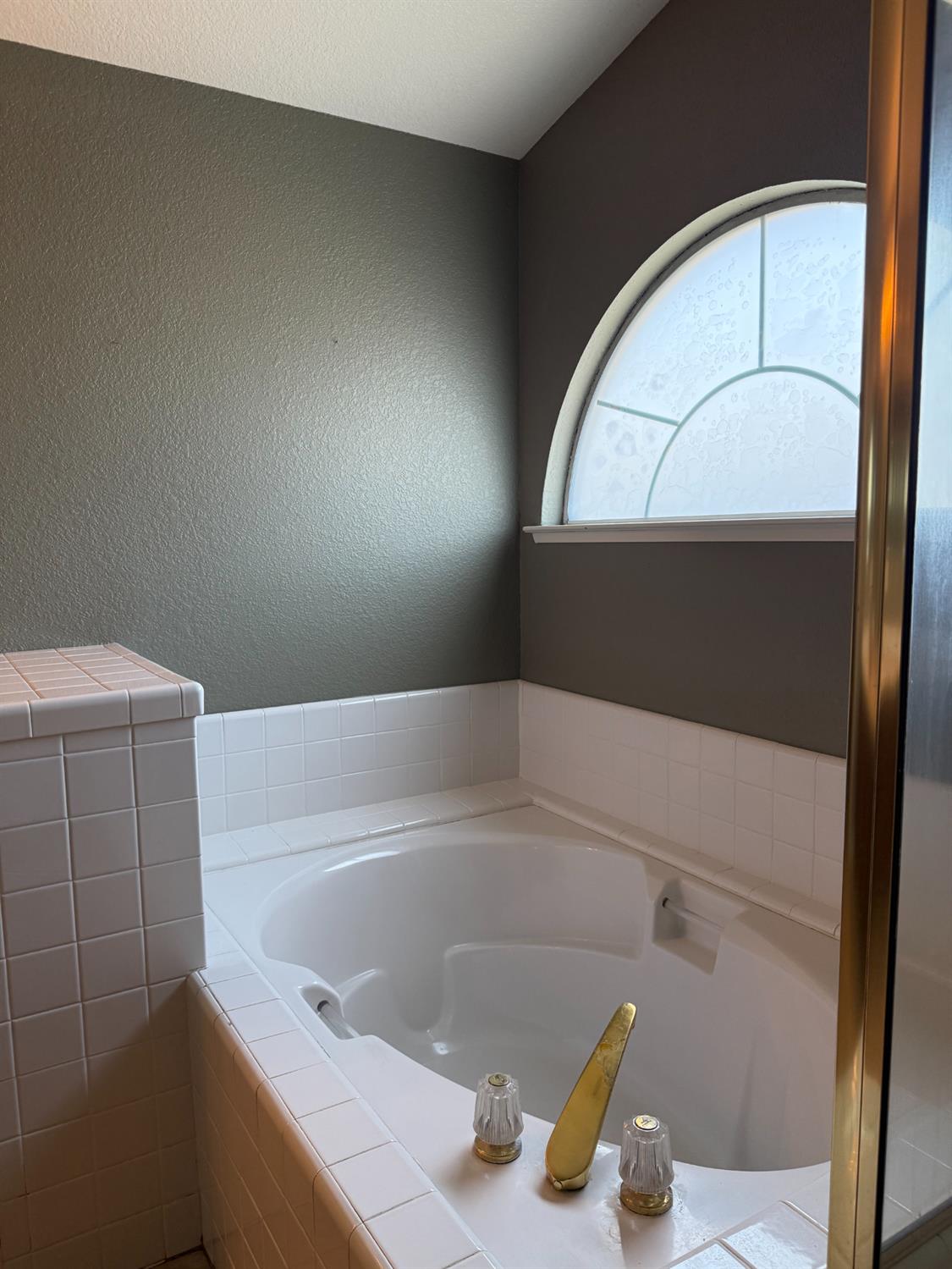 217 Castile Ln, Turlock, CA 95382